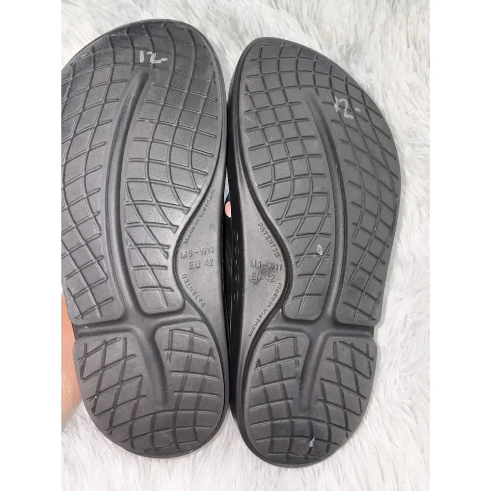 Oofos Black W11 M9 Classic Recovery Flip Flops. Fantastic Pair. Comfortable
